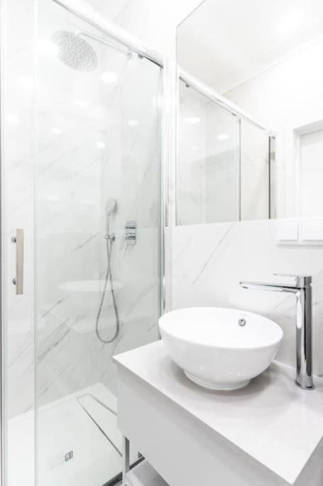 Chic & Luxury Apartment By Mennica Residence Varşovia Exterior foto