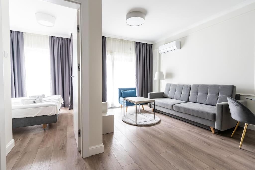 Chic & Luxury Apartment By Mennica Residence Varşovia Exterior foto